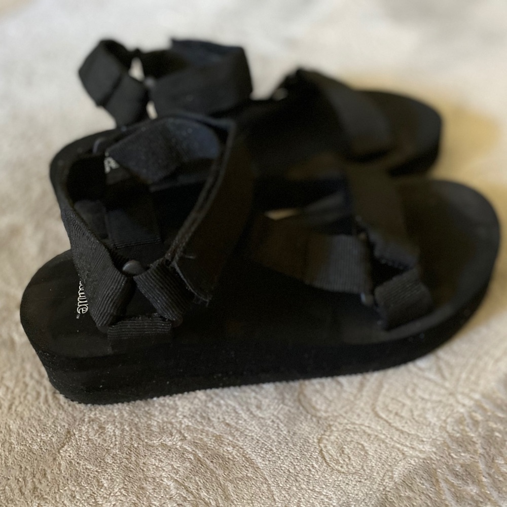 Black sandals